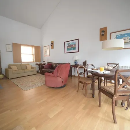 Spacious - Free Parking - Near Metro *